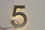 Hausnummer 5 mit LED-Beleuchtung