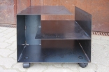 rollbarer Tisch 50x50x40 cm aus Rohrstahl, klar lackiert