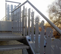 Treppengeländer und Brüstungsgeländer für einen Balkon
