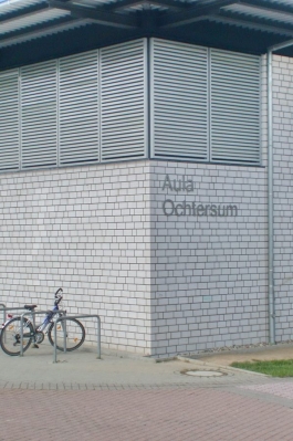 Schriftzug " Aula Ochtersum " aus Edelstahl