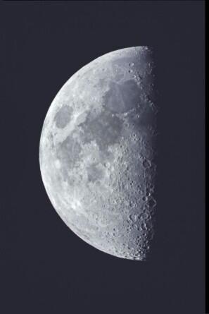 Stack mit 8 Aufnahmen vom Mond am 10.11.2013