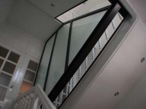 Treppenhausabtrennung mit einer Glastrennwand vom Feinsten