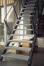 Treppe und Treppengeländer aus lackiertem Stahl