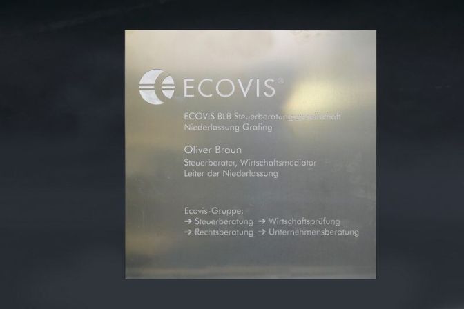 Werbetafel "Ecovis " aus Messing mit Gravur