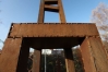 long chair - Stuhlskulptur aus Stahl geschweißt