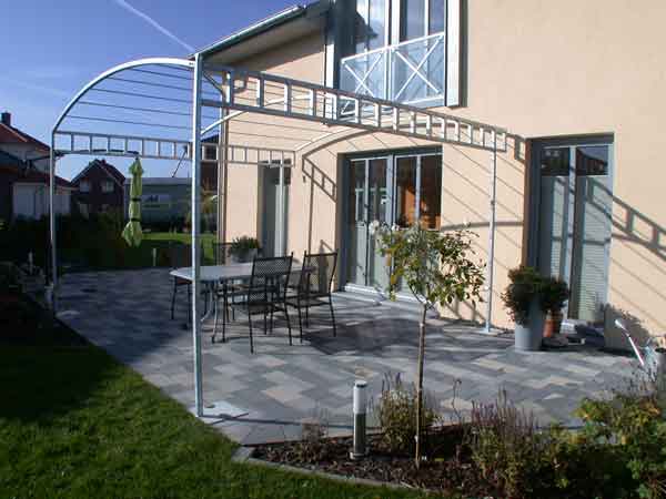 Terrassenüberdachung mit einer Plane