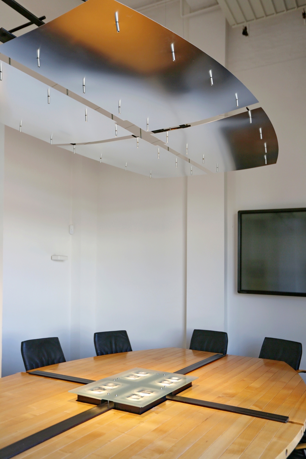 Besprechungs-Tisch mit integrierter Beleuchtung