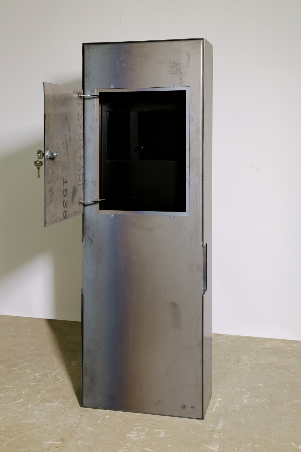 Briefkasten aus rostigem Stahl