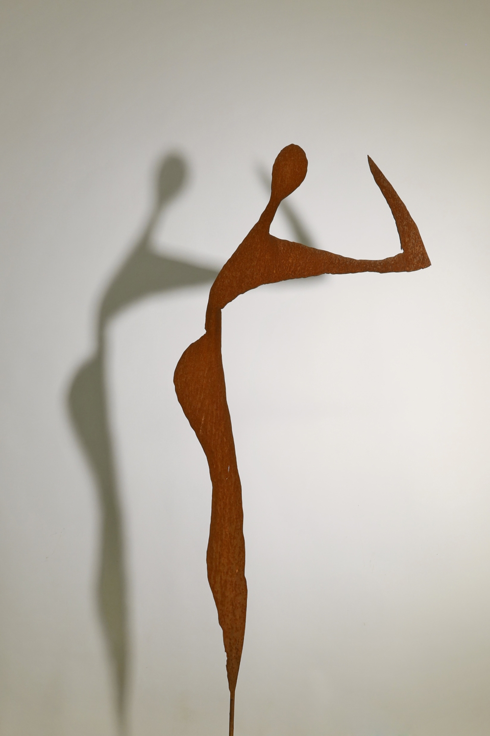 Gartenskulptur aus rostigem Stahl