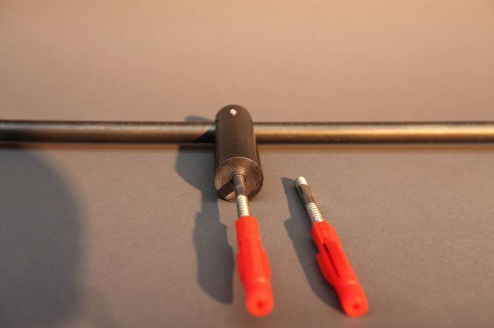Gardinenstange aus D=16mm Rundstahl / Rohstahl mit klarem Zaponlack lackiert