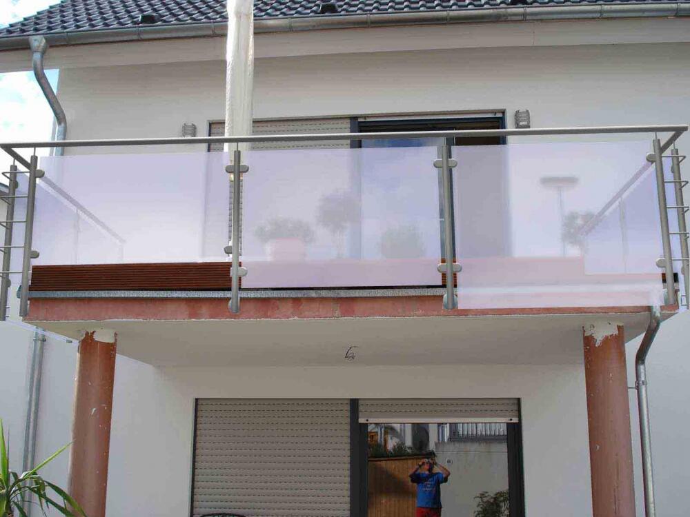 Balkongeländer mit Sichtschutz und Windschutz