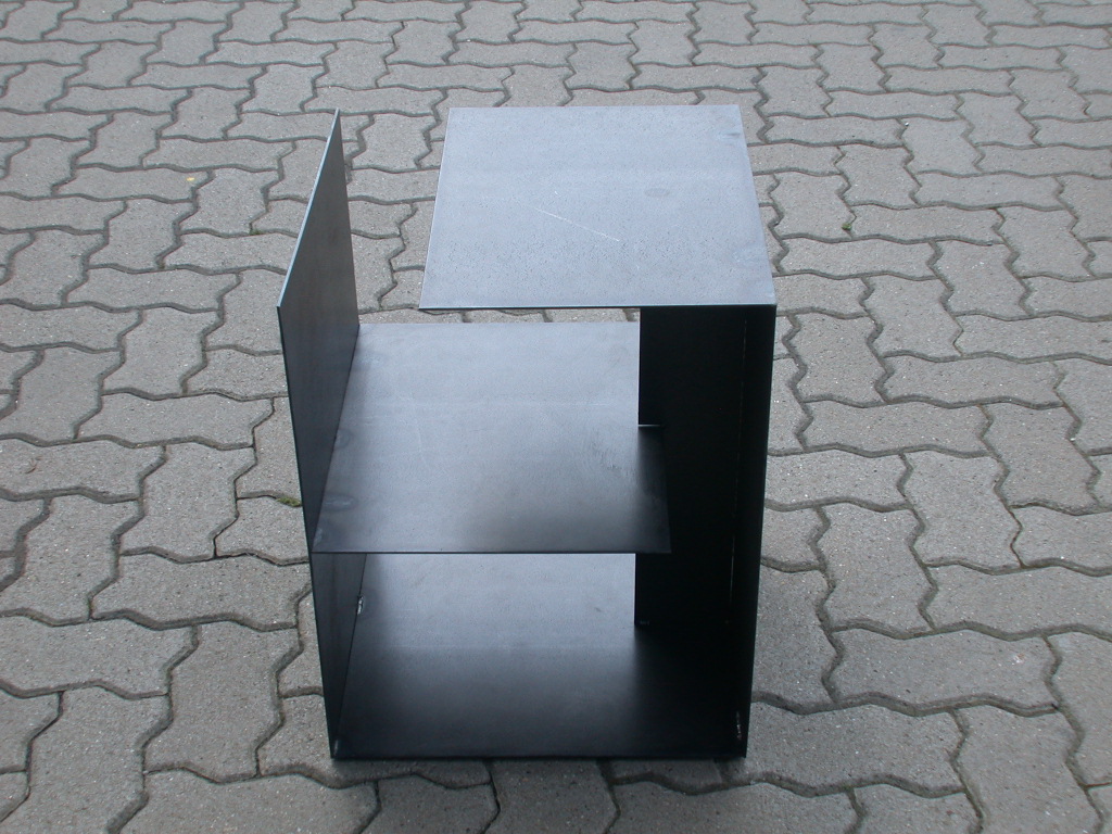 Beistelltisch aus Stahl