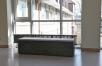 Bänke aus gelasertem Stahl und Beton für die Brinker Schule in Langenhagen