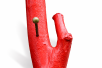 Garderobe aus Stahl und einem lackierten Baumstamm - rot lackierte Baumstamm Garderobe