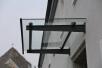Vordach aus Stahl und Glas