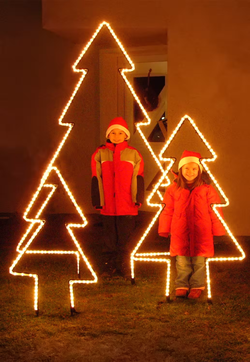 Leuchtender Tannenbaum aus Rundeisen mit Lichtschlauch - Leucht Tannenbäume