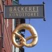 astreiner Ausleger mit 24 ct vergoldeter Brezel für die Bäckerei Hufgard in Eschwege