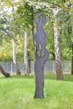 Was zum Schmunzeln. Garten Skulptur aus rostigem Stahl