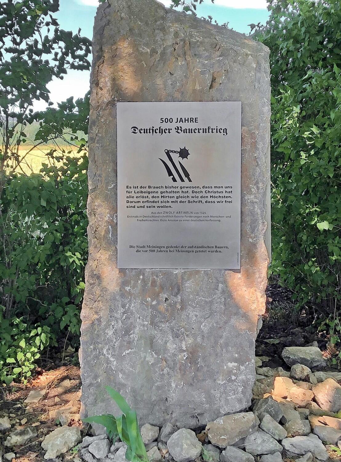 Stele mit Edelstahl Schild