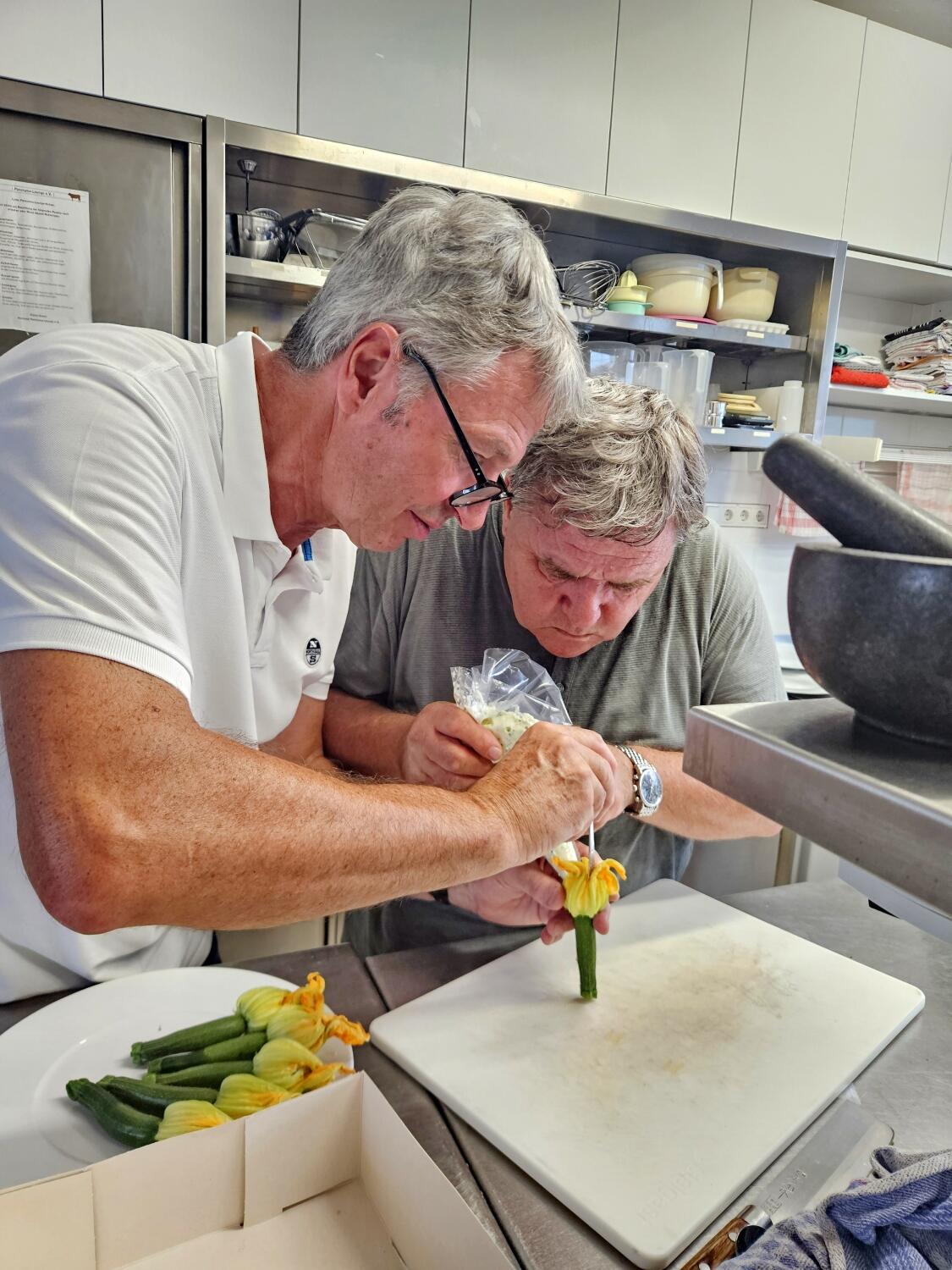 gefüllte Zuccini mit Ricotta und Parmesan