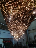 riesiges Lichtobjekt für einen Edeka Markt in Tirschenreuth aus, mit Schlagmetall versilberter Kupferfolie