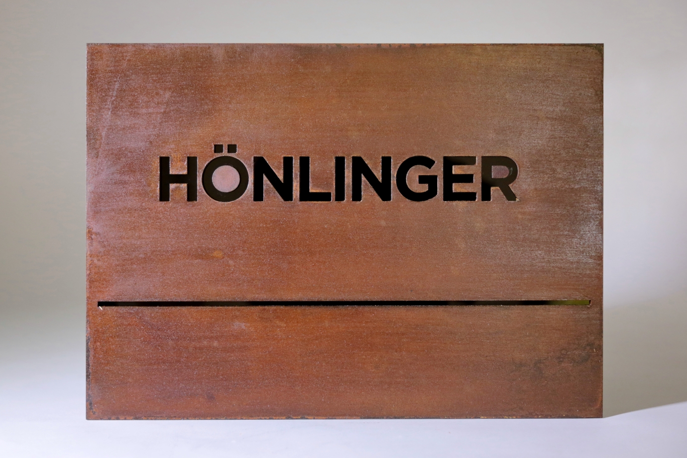 großes Praxisschild aus 5 mm Corten Stahl gelasert - Schild aus Corten Stahl 30 x 42 cm