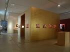 Schmuckraum in der Ausstellung Schönheit im alten Ägypten mit Schlagmetall vergoldet