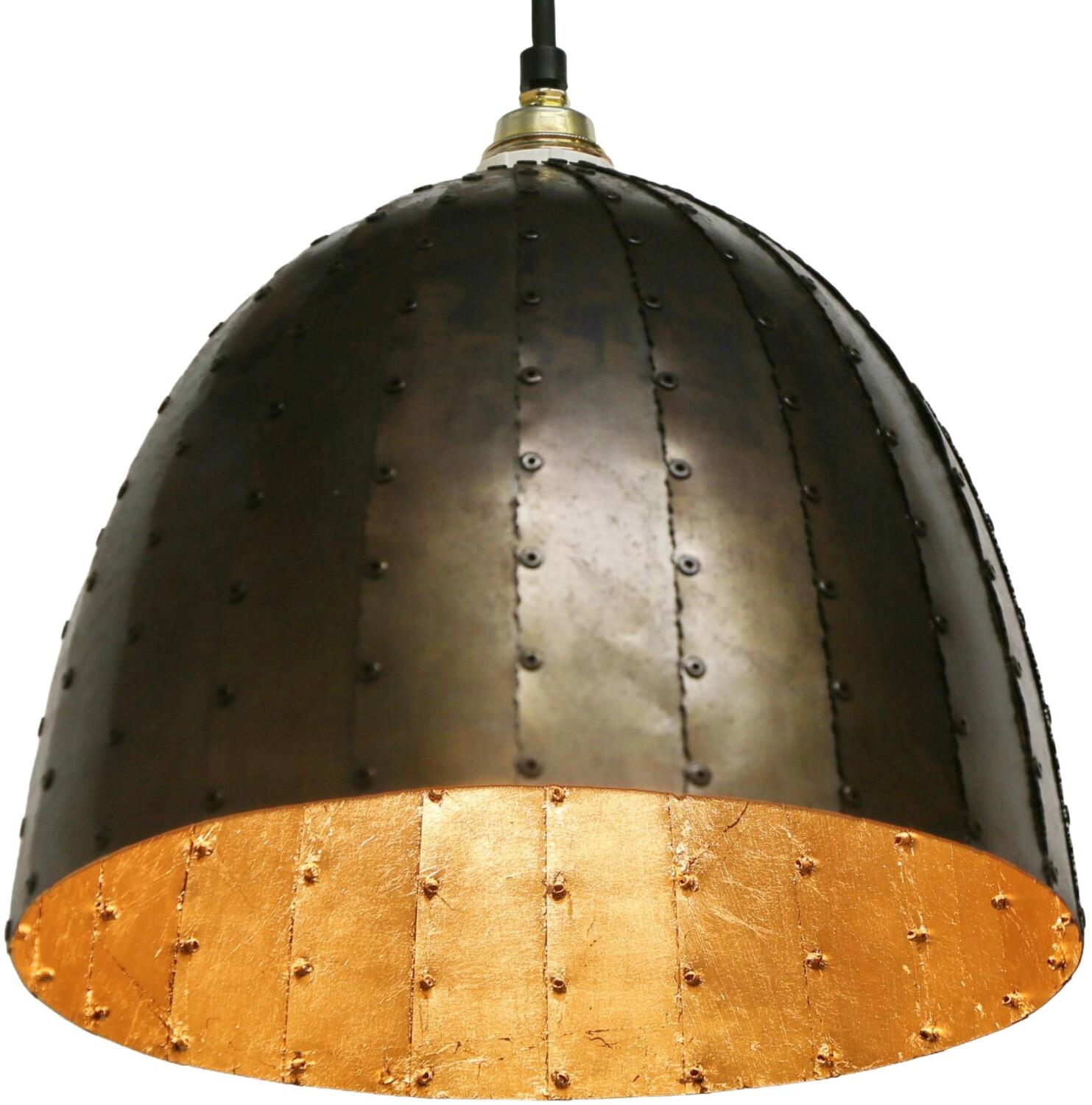 Goldkern, abgependelte Leuchte, innen vergoldet