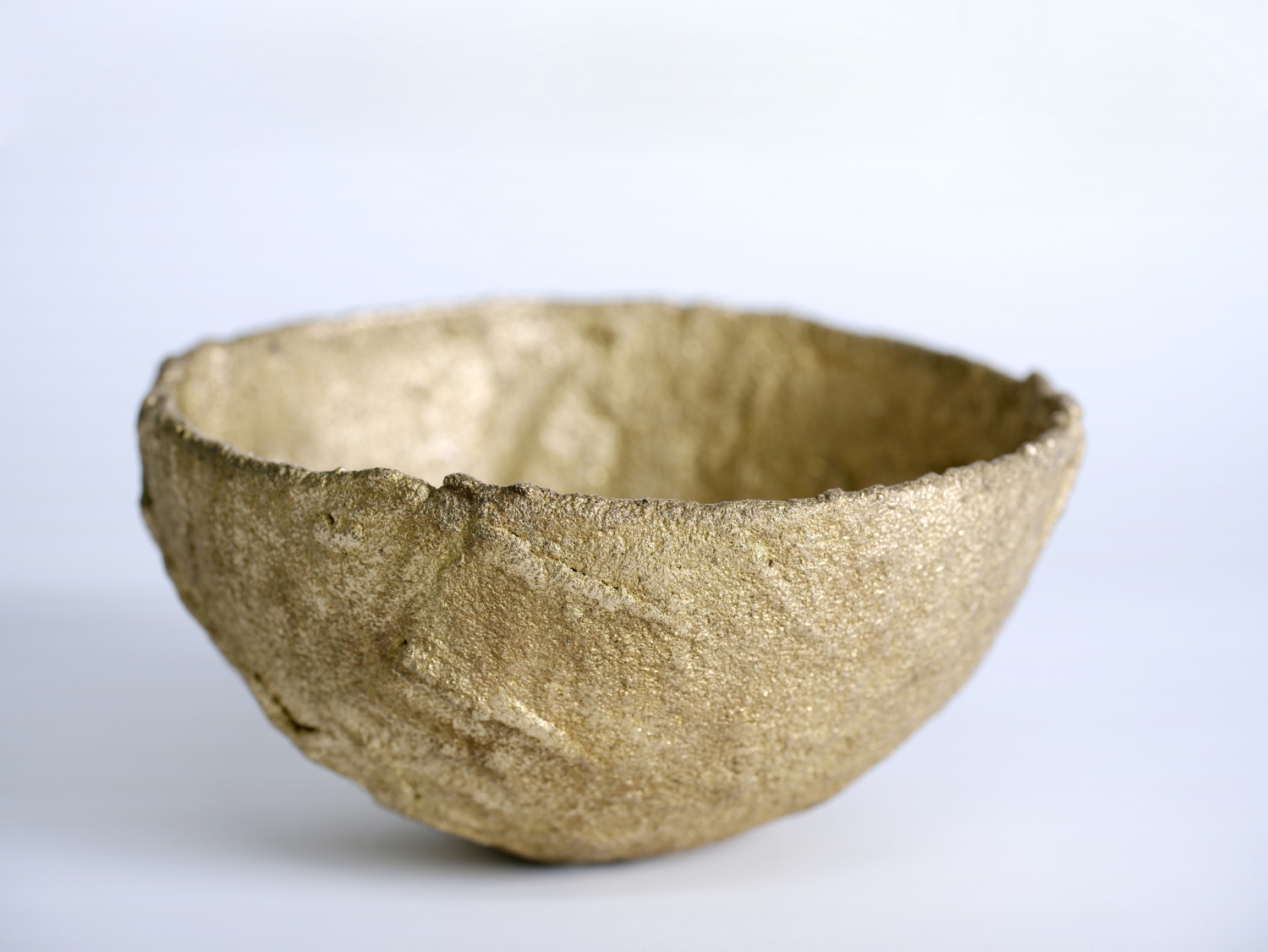 Flammgespritzte Schale aus Zink und Bronze