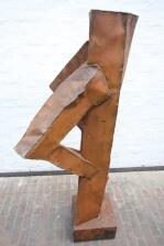 Skulptur aus rostigem Stahl