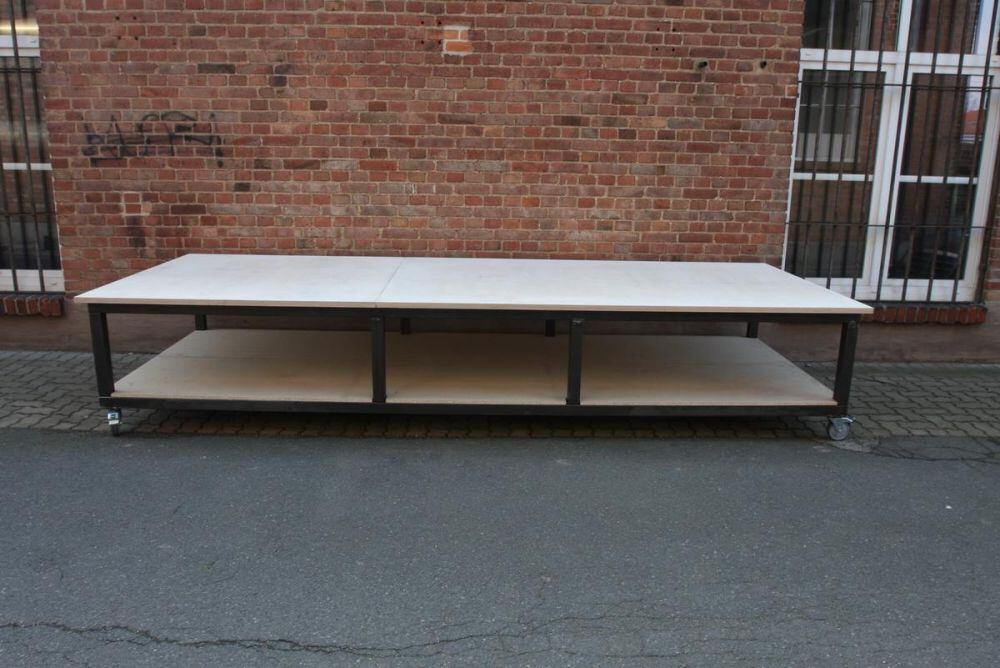 Rollbarer Arbeitstisch