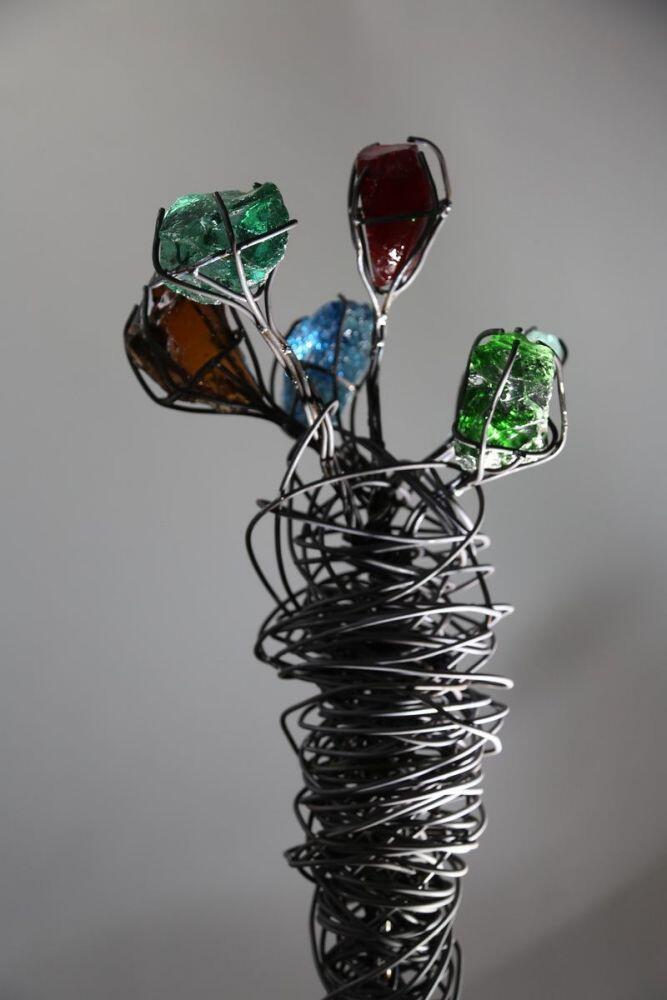 Gartenskulptur aus Draht und Glas