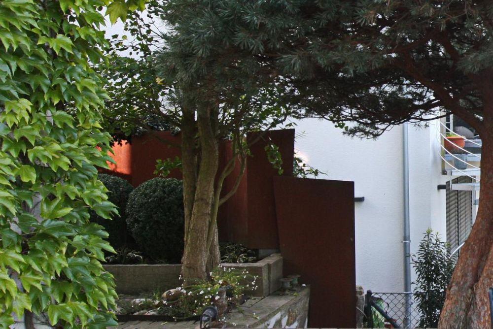 Sichtschutz Wand aus 3mm aus Rost Stahl