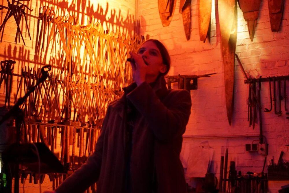 Lyra Pramuk - Konzert in unserer Schmiede