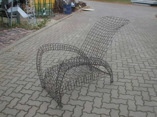 Stuhl aus Draht