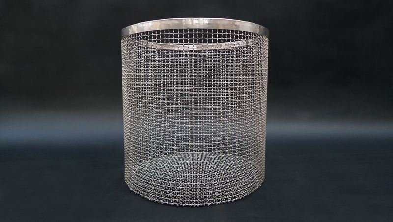 Korb aus Edelstahlgewebe