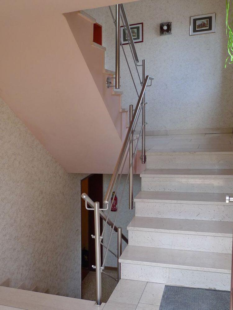 Treppengel&auml;nder aus Edelstahl mit 2 Relingst&auml;ben