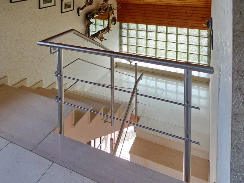 Treppengel&auml;nder aus Edelstahl mit 2 Relingst&auml;ben