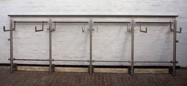 Edelstahlgeländer mit Glas und Blumenkastenhalter