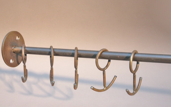 Garderobe Fly aus Zunderstahl