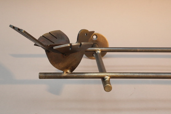 Garderobe Fly aus Zunderstahl