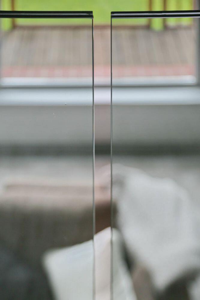 Glasgel&auml;nder System f&uuml;r eine Br&uuml;stung