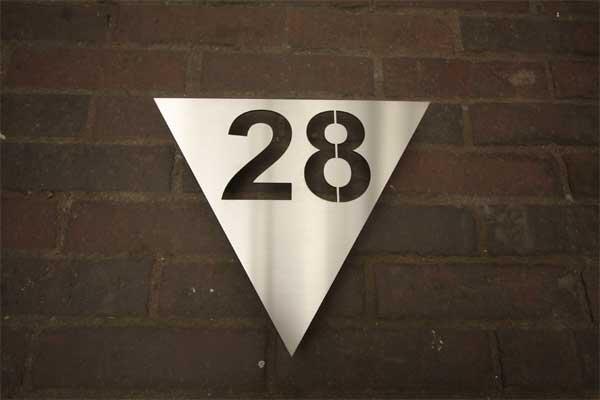 Hausnummer aus Edelstahl