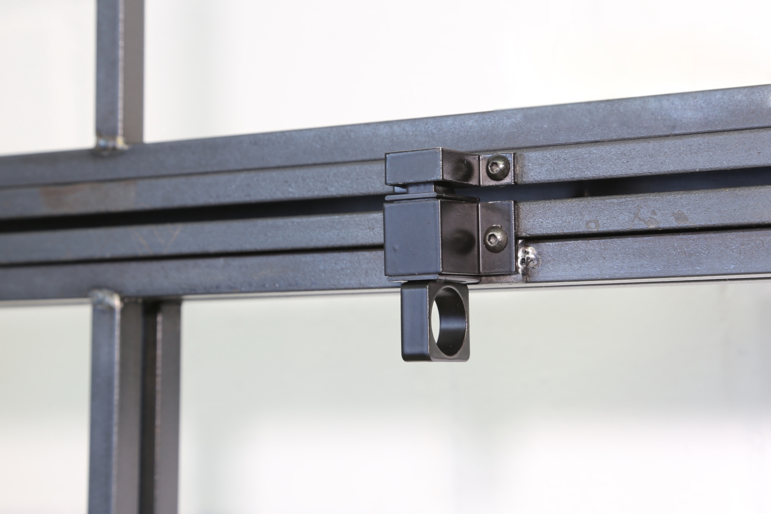 Stahl Tür mit Durchreiche im Bauhaus Stil