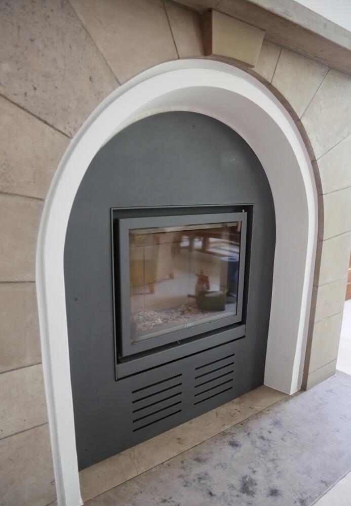 Kaminverkleidung / Kaminblende aus Stahlblech gelasert