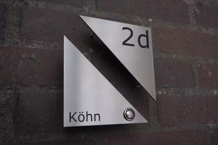 Klingelschild aus lasergraviertem Edelstahl