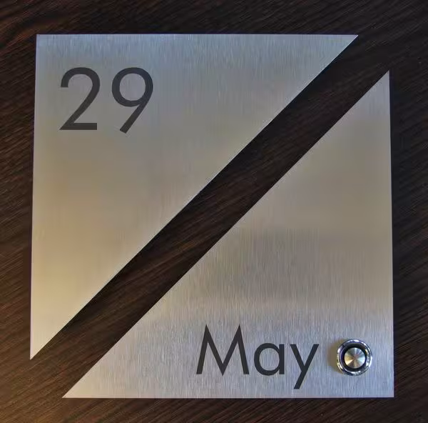 Klingel und Klingelschild aus lasergraviertem Edelstahl - Klingelschild
