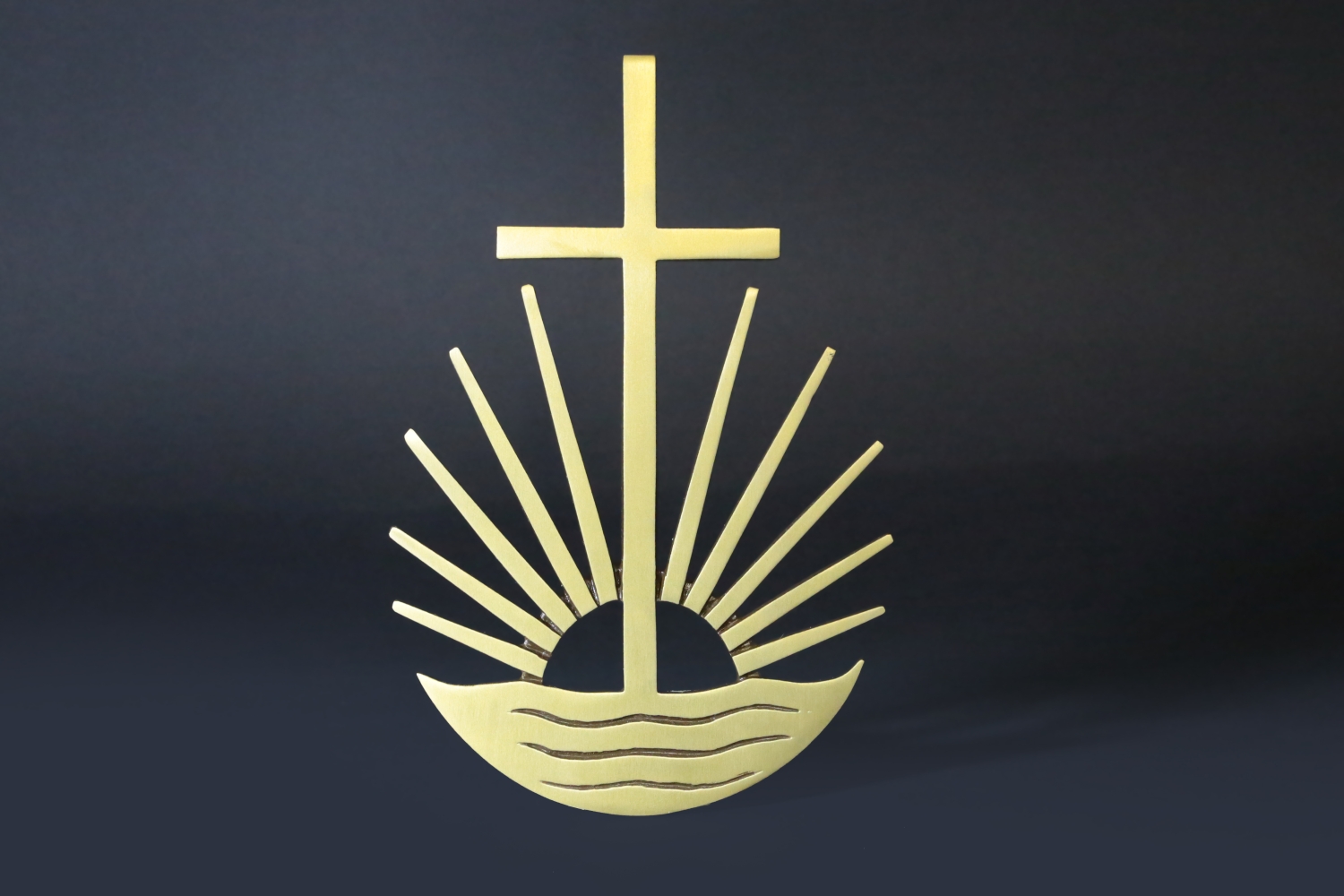 Goldfarbenes Grabkreuz Mit Sonne