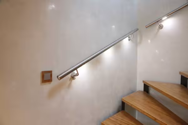 Besondere Edelstahl Handl&auml;ufe mit LED′s