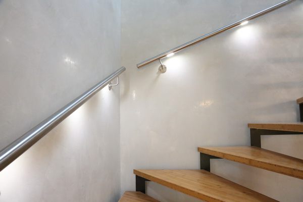 Besondere Edelstahl Handläufe mit LED′s